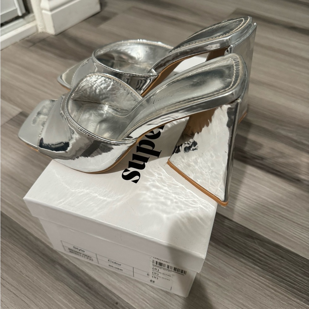 Superdown Metallic Heel